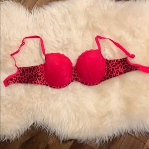 Brand new La Senza 32DD bra